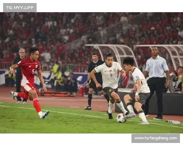 国足提前一轮无缘世界杯 赛后球员泪洒赛场痛心失望 国足提前一轮无缘世界杯 赛后球员泪洒赛场痛心失望